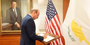 Ο ΥΠΑΜ της Κύπρου Χαράλαμπος Πετρίδης στο Πεντάγωνο