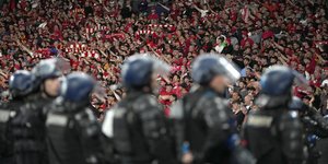 Στους διοργανωτές επέδωσε τα επεισόδια στον φετινό τελικό του Champions Leagueτο πόρισμα της Γαλλικής Γερουσίας