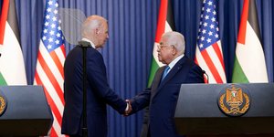 Τζο Μπάιντεν Μαχμουντ Αμπάς