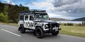 land rover Defender Works V8 Trophy II