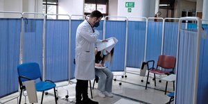 εμβολιασμός, Εμβολιαστικό κέντρο