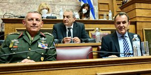 Ο Νίκος Παναγιωτόπουλος με τον Αρχηγό ΓΕΕΘΑ, στην ενημέρωση για τα εξοπλιστικά