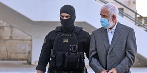 Εκδίκαση της υπόθεσης για βιασμό και δύο απόπειρες βιασμού από τον ηθοποιό Πέτρο Φιλιππίδη 