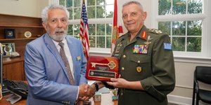 Ο Κωνσταντίνος Φλώρος παρέλαβε το χρυσό κλειδί της πόλης του Τάρπον Σπρινγκς