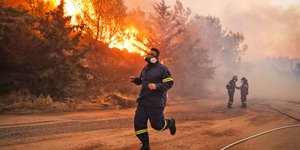 φωτιά στην πεντέλη