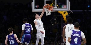 Ο Γιώργος Καλαϊτζάκης σε αγώνα ΝΒΑ