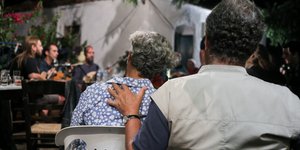 Ηλικιωμένοι σε πανηγύρι την Ικαρία