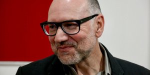 Σταθης Καλύβας πλαι χαμόγελο 