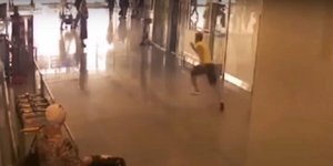 Πλάνο από κάμερες κλειστού κυκλώματος παρακολούθησης του βουλγαρικού αεροδρομίου όπου εξαφανίστηκε ο Lars Mittank το 2014