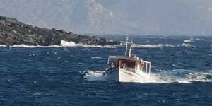 Έρευνες του Λιμενικού στη Σάμο, μετά τη συντριβή ελικοπτέρου 