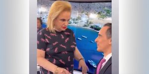 Η Ματίνα Παγώνη δίνει στυλιστικές συμβουλές στον Νικήτα Κορωνάκη