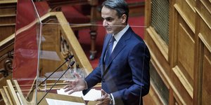 O Κυριάκος Μητσοτάκης στη βουλή