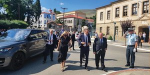 Στην κηδεία του Νικόλαου Παπαγεωργίου, στη Σιάτιστα, ο Κυριάκος Μητσοτάκης