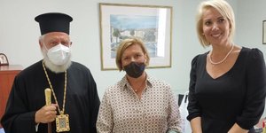 Περιοδεία της Μίνας Γκάγκα και της Κατερίνας Μονογυιού σε Σύρο, Νάξο και Μύκονο για τις υπηρεσίες υγείας των νησιών