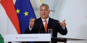 Ο Βίκτορ Όρμπαν στην ομιλία του στην Αυστρία