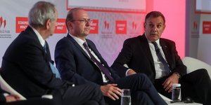 Ο Νίκος Παναγιωτόπουλος στο συνέδριο του Economist