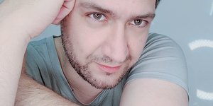 ο Έλληνας εκπαιδευτικός στο Τόκιο, Στέλιος Πρεζεράκος