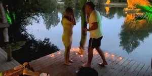 του έπεσε το δαχτυλίδι στη λίμνη όταν έκανε πρόταση γάμου