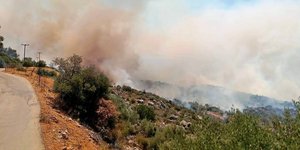 Μεγάλη φωτιά στην Κρύα Βρύση στο Ρέθυμνο