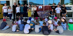 Μία… δεύτερη ευκαιρία και μία νέα ζωή δίνει το Ολυμπιακό Αθλητικό Κέντρο Αθηνών «Σπύρος Λούης» σε αθλητικά ρούχα μέσα από το πρόγραμμα «Fabric Republic»