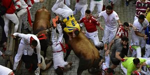 Μανιασμένοι ταύροι επιτέθηκαν σε δρομείς στο φεστιβάλ San Fermin στην Παμπλόνα