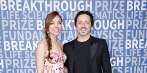 Η Nicole Shannahan και ο Sergey Brin στην απονομή του Βραβείου Breakthrough 2017 στο Ερευνητικό Κέντρο Ames της NASA στις 4 Δεκεμβρίου 2016 στο Mountain View της Καλιφόρνια