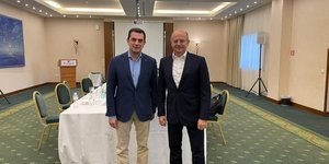 Ο Κώστας Σκρέκας με τον υπουργό Ενέργειας του Αζερμπαϊτζάν