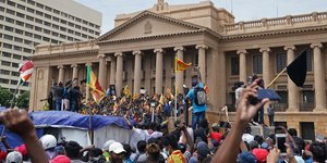 Διαδηλωτές πρωθυπουργική κατοικία Σρι Λάνκα