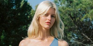 γυναίκα με μαγιό