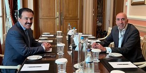 Συνάντηση του προέδρου του ΕΒΕΑ, Γιάννη Μπρατάκου, με τον ομόλογό του της Ένωσης Επιμελητηρίων Σαουδικής Αραβίας, Ajlan Abdoulaziz Alajlan