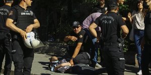 Συλλήψεις στην πορεία «υπερηφάνειας» στην Άγκυρα