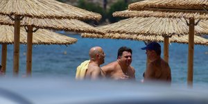 Για βουτιές στη Ναύπακτο ο Τζορτζ Τσούνης