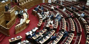 Συζήτηση στην ολομέλεια της Βουλής
