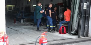 Εκρηξη σε συνεργείο σκαφών στον Αλιμο