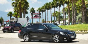 Η Αλβανία είναι γεμάτη με Mercedes.