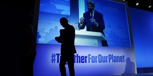 Ο Τζο Μπάιντεν μετά από ομιλία του για; την Κλιματική Αλλαγή στη Γλασκόβη το 2021