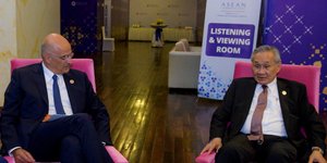 Ο Νίκος Δένδιας με τον ΥΠΕΞ της Ταϊλάνδης