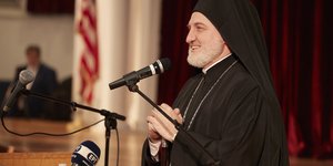 Αρχιεπίσκοπος Ελπιδοφόρος πλαι