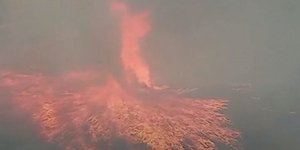 Φωτιά Καλιφόρνια ανεμοστρόβιλος