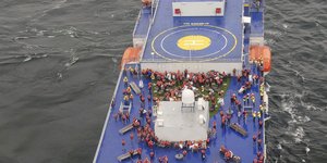 Έσβησε η φωτιά που ξέσπασε σε οχηματαγωγό πλοίο στα ανοικτά της Σουηδίας