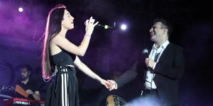 Ο Γιάννης Πλούταρχος μοιράζεται τη σκηνή με την κόρη του, Κατερίνα Κακοσαίου