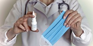 σπρει μασκα γιατρος