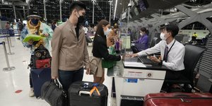 Ιαπωνία: «Σκέφτεται» άρση των τεστ κορωνοϊού για τους ταξιδιώτες