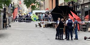 Η καφετέρια στο κέντρο των Βρυξελλών όπου έπεσε ο άγνωστος με το βαν