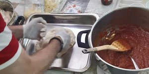 σαλτσα ζυμωμα 