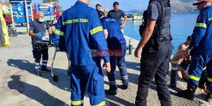 Νεκρός ο οδηγός του αυτοκινήτου που έπεσε στη θάλασσα στο λιμάνι του Αργοστολίου