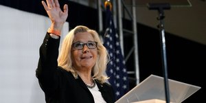 Λιζ Τσέινι χερι ψηλα 