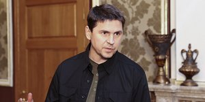 Ο Μιχαήλο Ποντόλιακ, κορυφαίος σύμβουλος του Ουκρανού προέδρου, Βολοντίμιρ Ζελένσκι