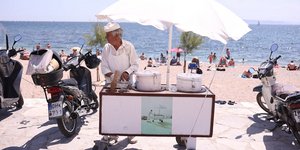 παγωτατζης παραλια