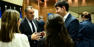 Ο Νίκος Παναγιωτόπουλος με φοιτητές του Harvard